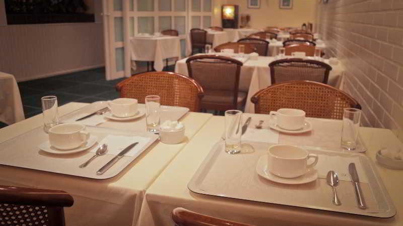 Brit Hotel Les Voyageurs ลูดิแอค ภายนอก รูปภาพ