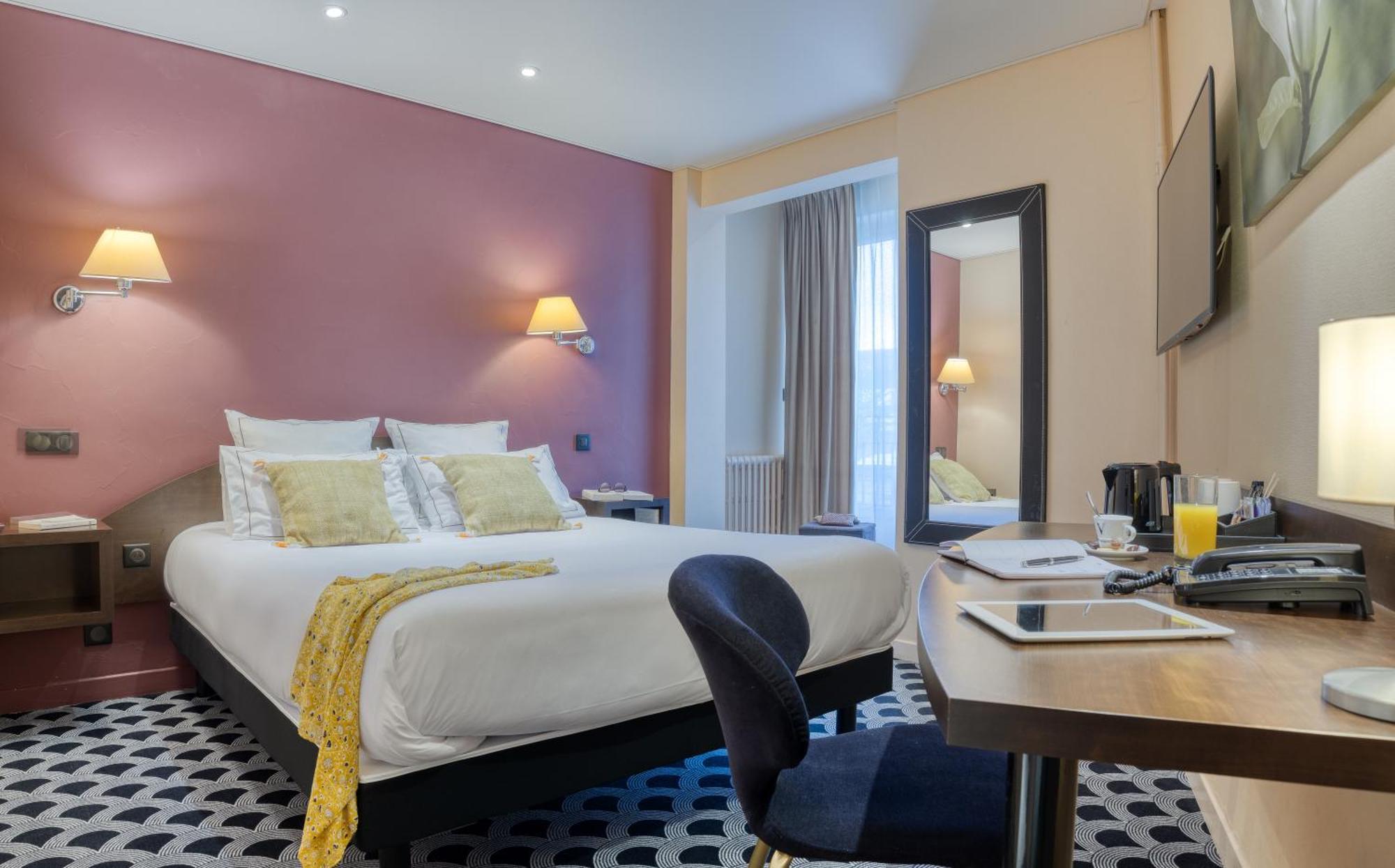 Brit Hotel Les Voyageurs ลูดิแอค ภายนอก รูปภาพ